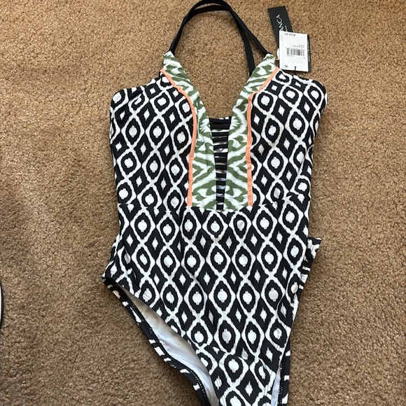 La Blanca Women's One Piece Swimsuit Plunge Tummy Control Bathing Suit Size 8 - Picture 11 of 11